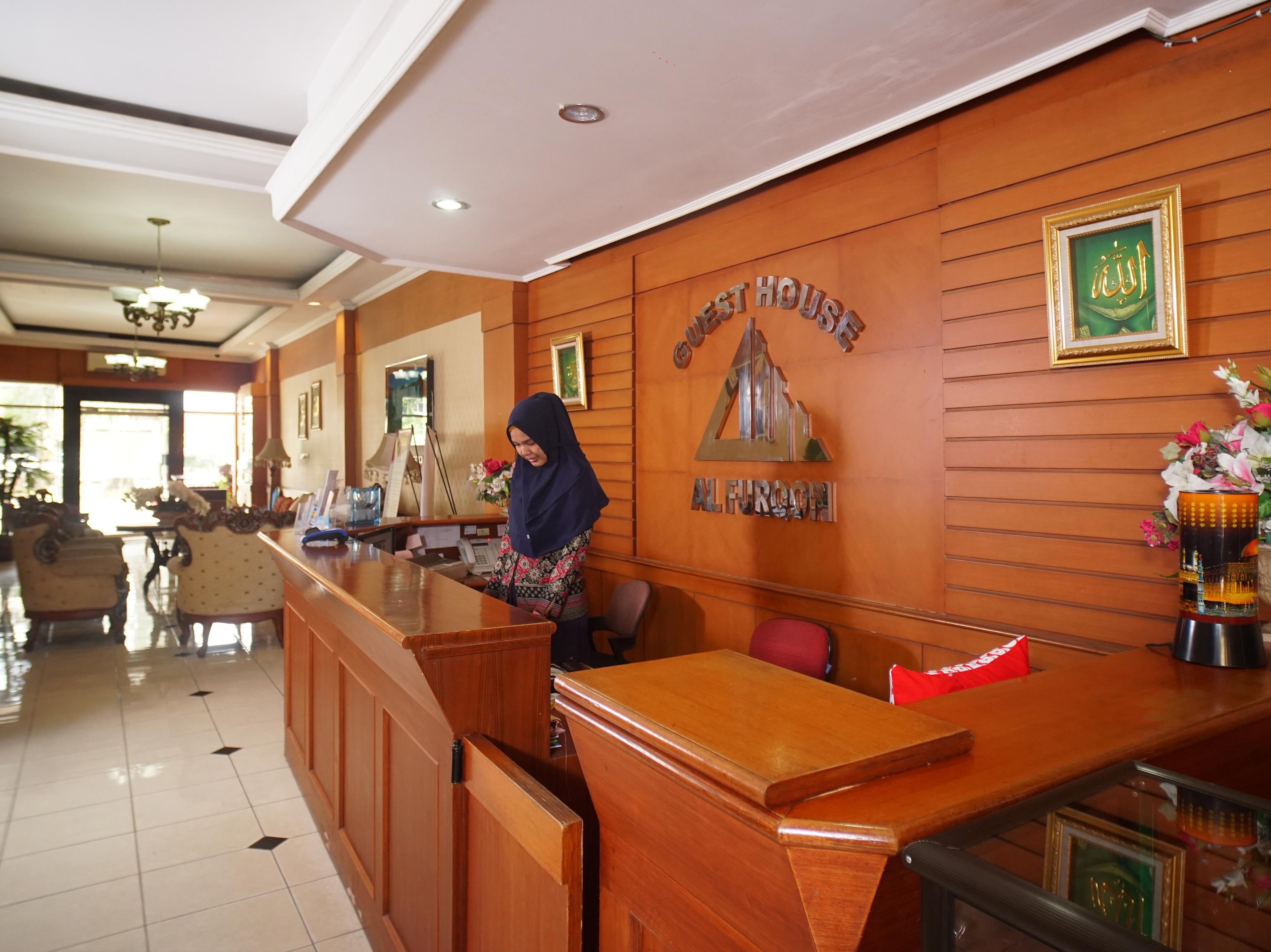 Capital O 142 Hotel Al Furqon Syariah Palembang Eksteriør bilde