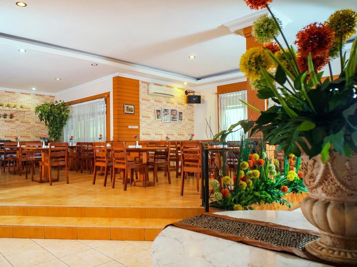 Capital O 142 Hotel Al Furqon Syariah Palembang Eksteriør bilde