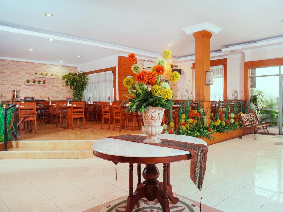 Capital O 142 Hotel Al Furqon Syariah Palembang Eksteriør bilde